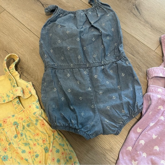 Bundle of 4 Baby Rompers - EUC 12 month size - Picture 4 of 11